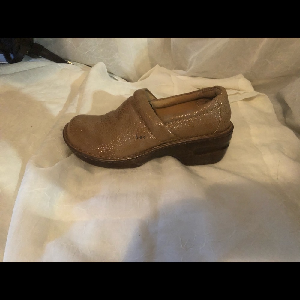 Tan lizard patent slip on clogs